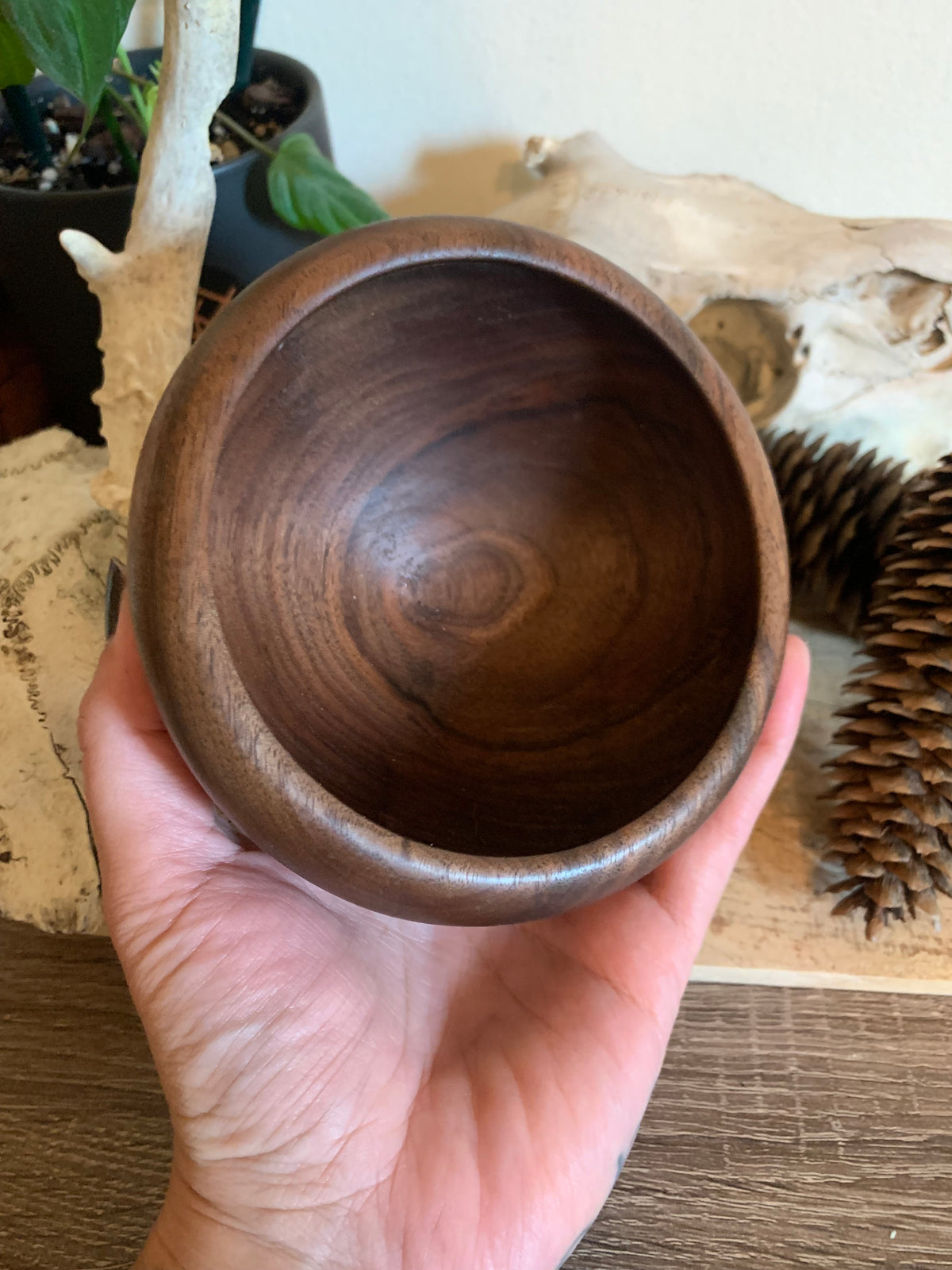 Dark and low altar bowl