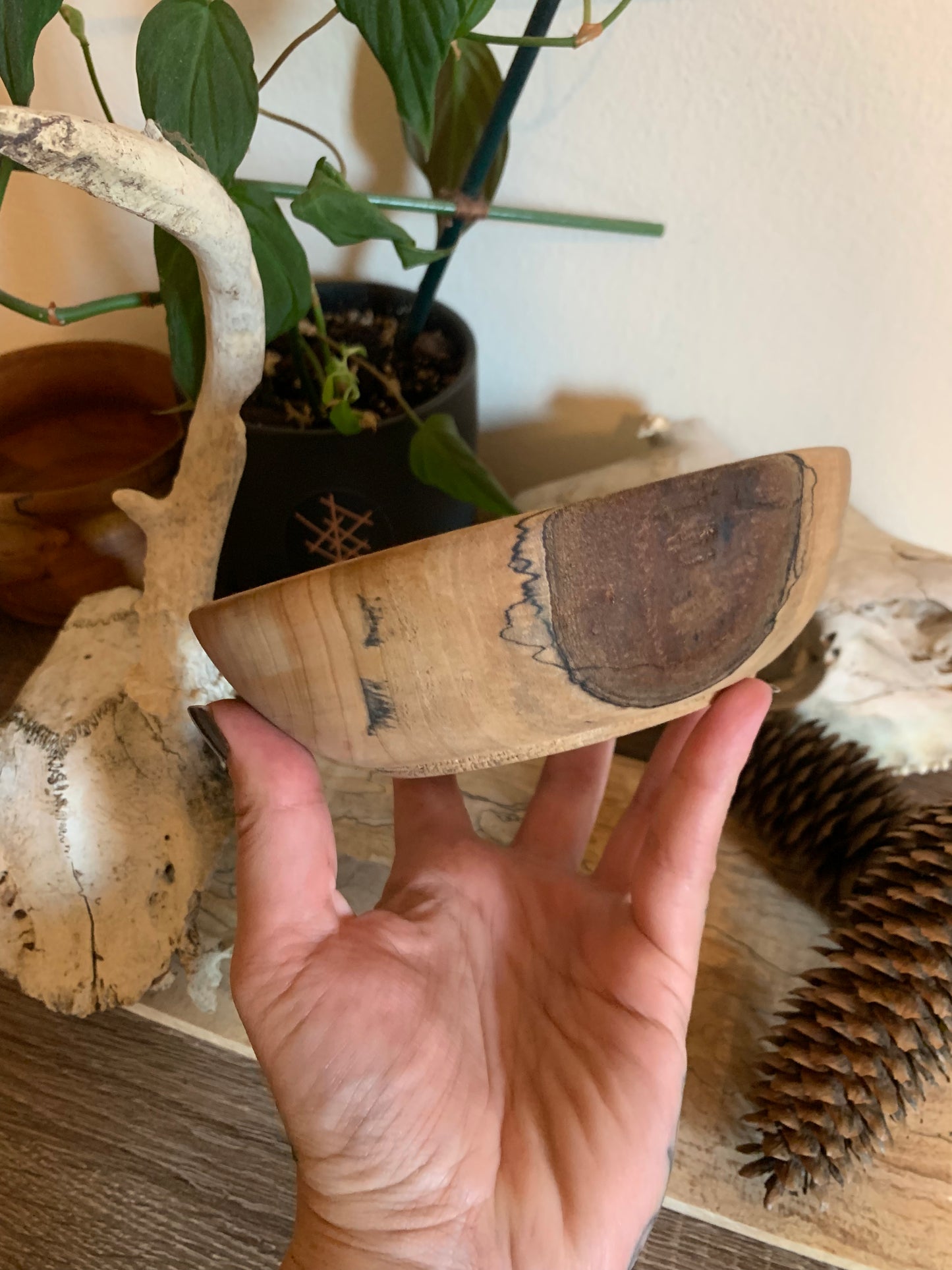Shallow knot altar bowl
